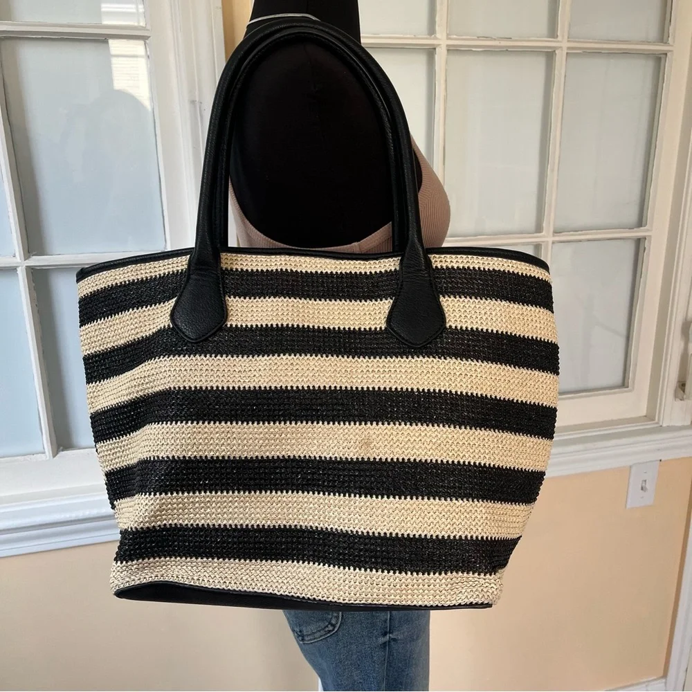 ALDO black natural straw tote bag tassel gold hardware embellishment - Picture 6 of 16